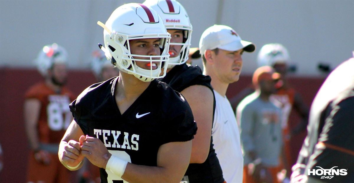 Report: Texas quarterbacks Shane Buechele and Cameron Rising plan to  transfer