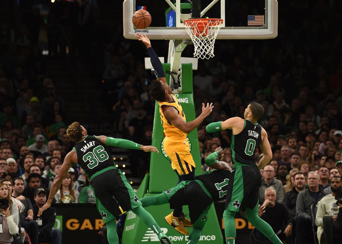 Gordon Hayward Leaves on Stretcher After Gruesome Leg Injury - The