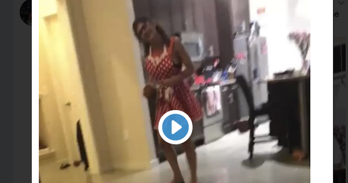 Porn star Mia Khalifa tries dunking over Deshaun Watson