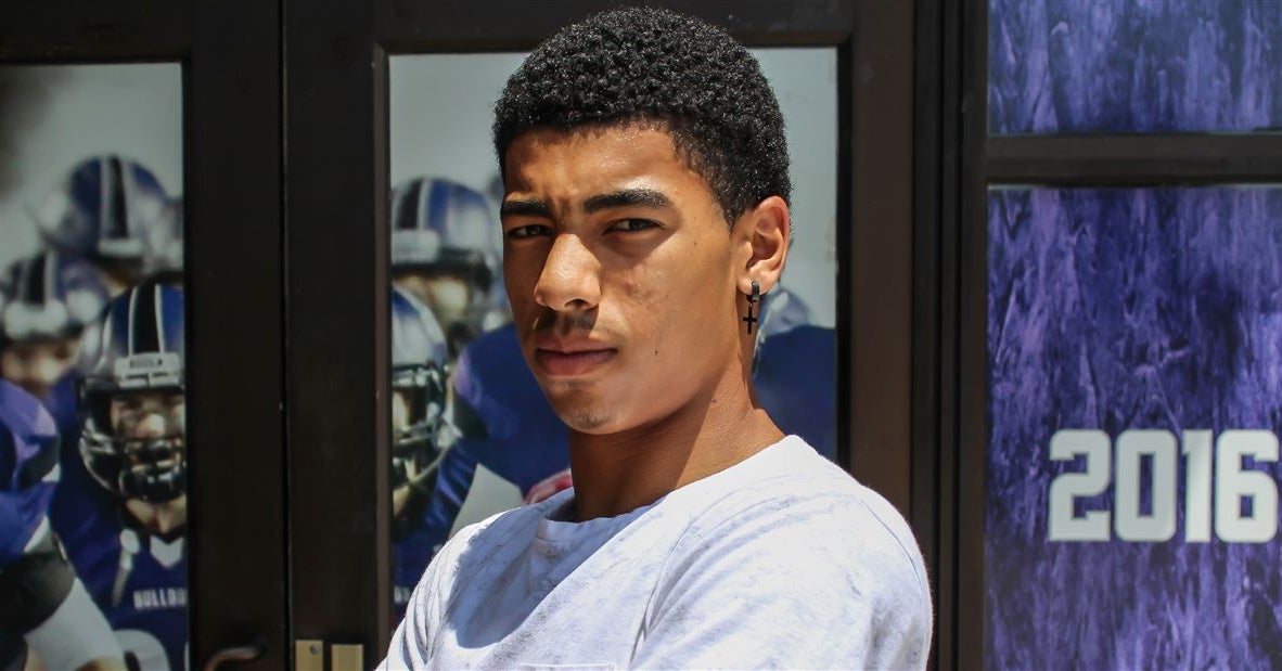 RECRUITING: Four-star speedster cuts list to two after USC official visit
