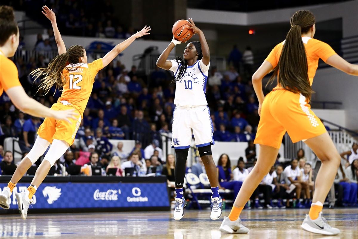 Kentucky beats Tennessee behind career-high 37 from Rhyne Howard