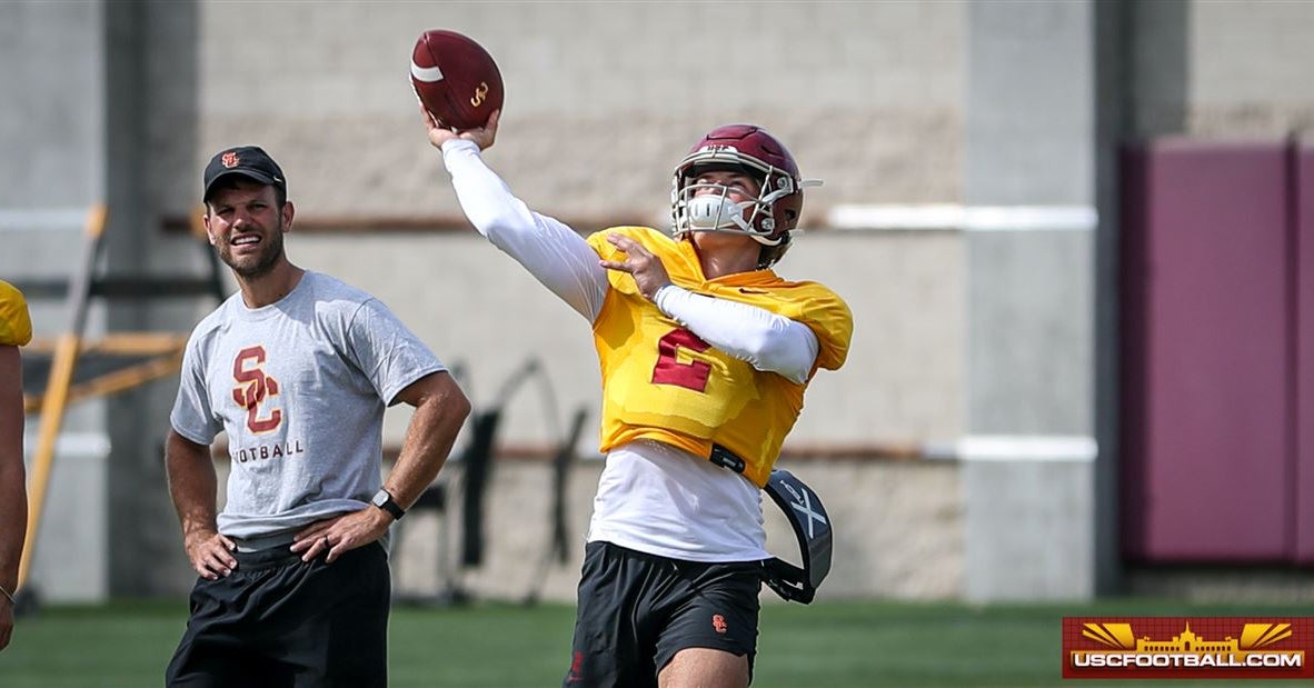 USC football: Freshman quarterback Jaxson Dart draws high praise during Trojans camp