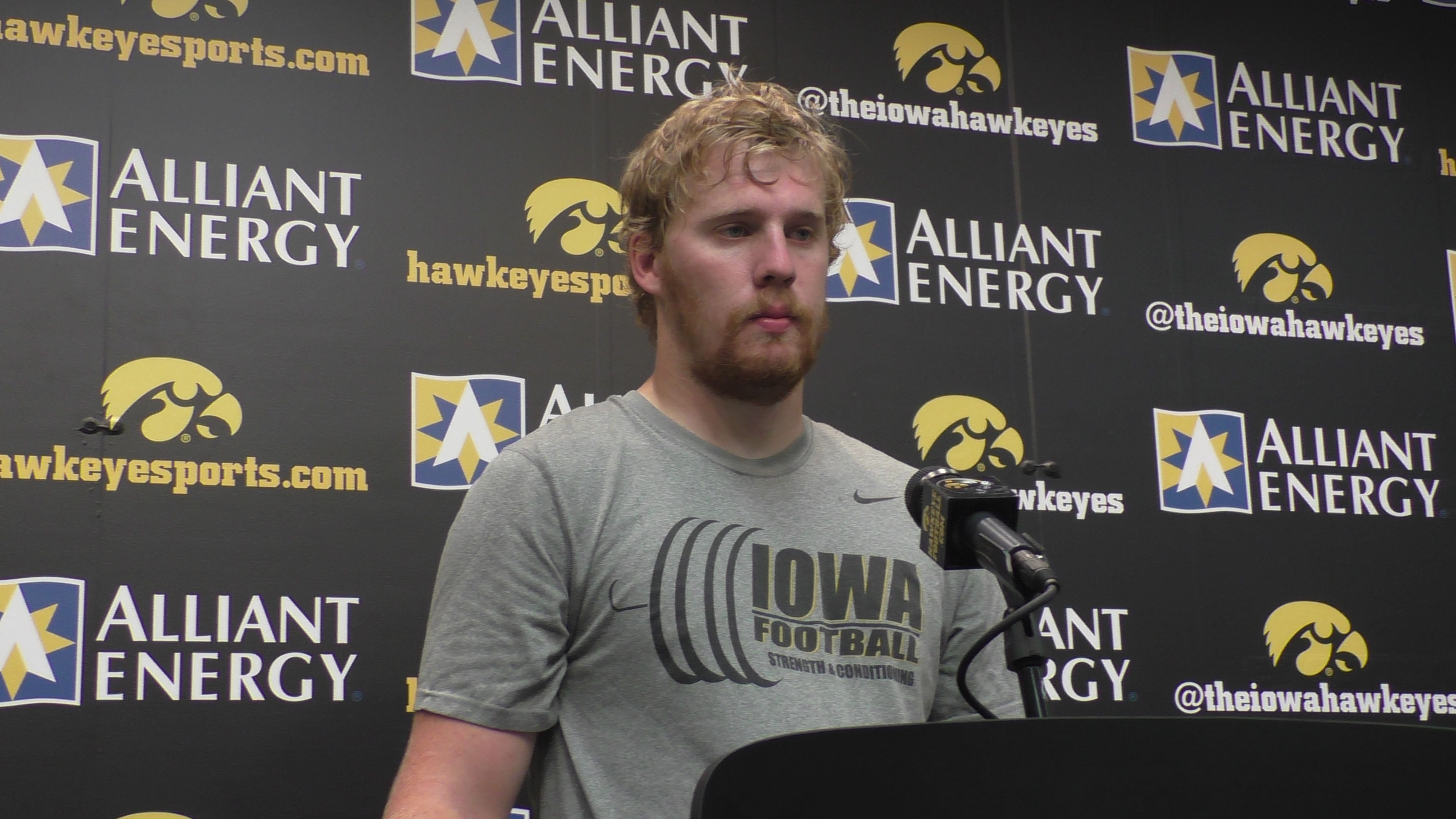 Iowa's C.J. Beathard faces tough decision after Vols