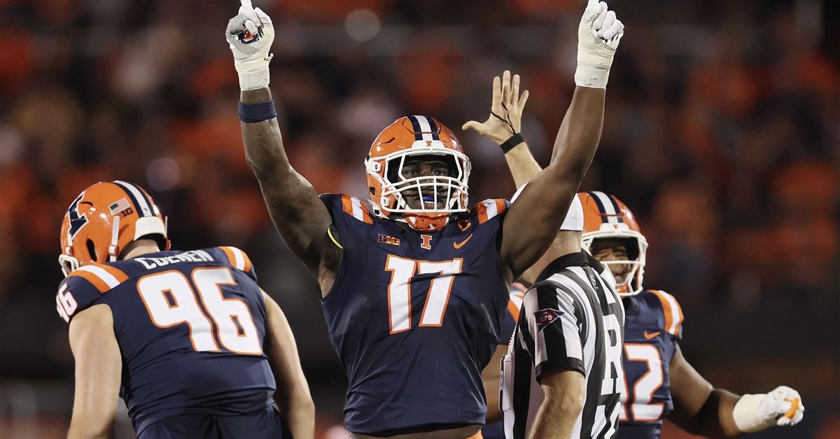 Quick hits: Jacas, Beatty lead No. 12 Illini to breezy 52-3 season-opening win over Western Illinois
