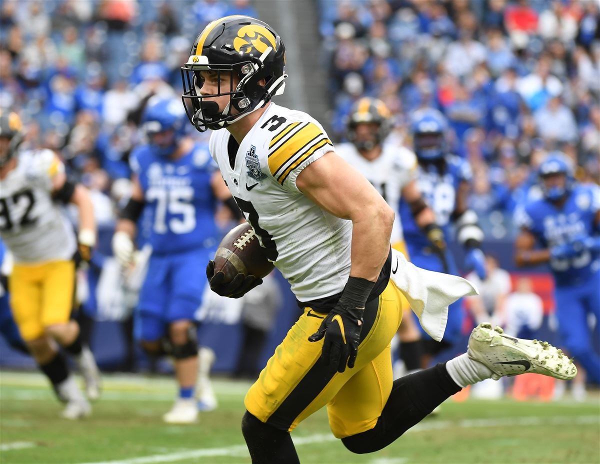 Pro Football Focus projects Iowa defensive back Cooper DeJean to be ...