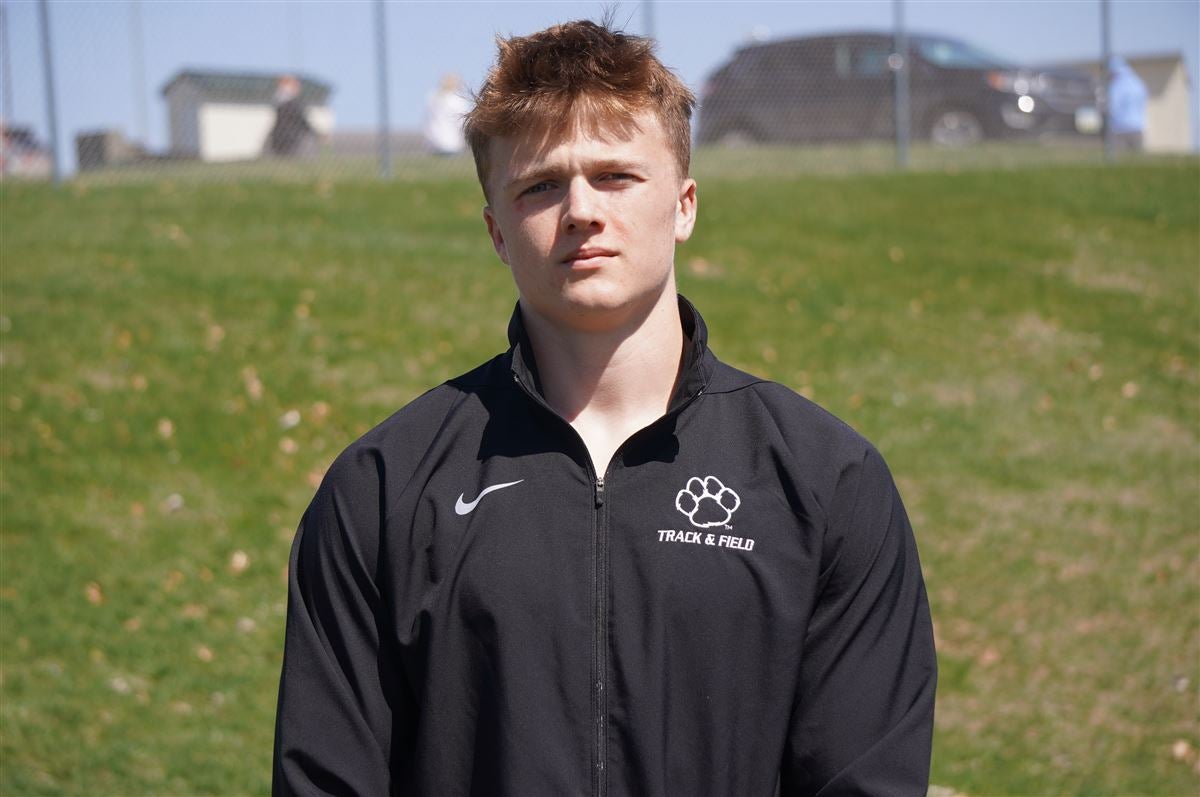 COMMIT Iowa lands AdelDeSotoMinburn 2024 running back Brevin Doll