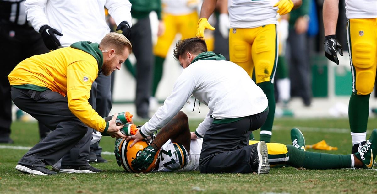 Davante Adams of Green Bay Packers taken to hospital after helmet-to-helmet  hit - ESPN