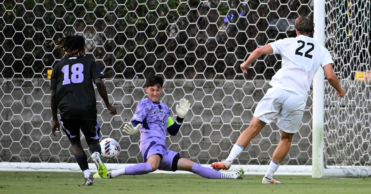 IN No. 13 Carolina remains unbeaten in Top 15 clash