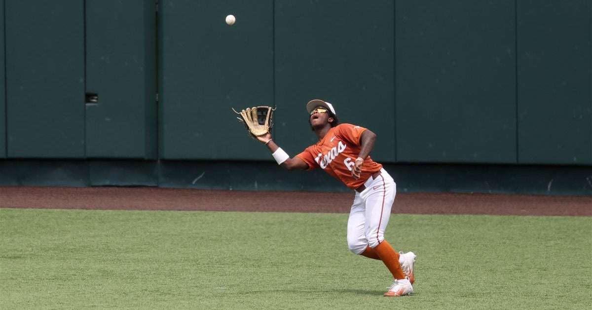 Texas baseball live updates: Longhorns take on Holy Cross to start NCAA Tournament