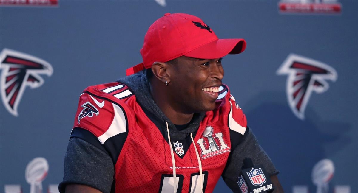 Julio Jones Lost a $100,000 Earring, so He Hired a Dive Team to Get It