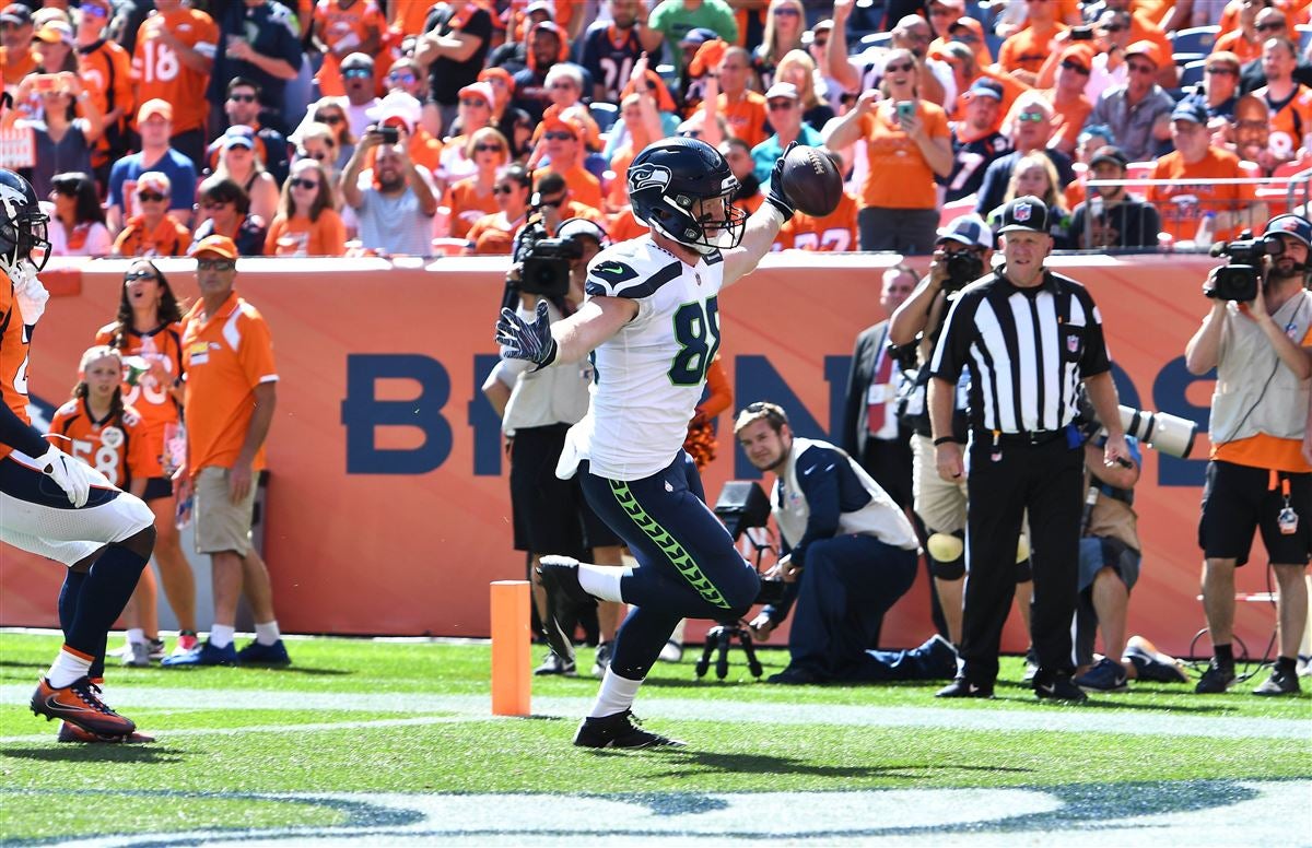 Seahawks' Will Dissly could have shorter recovery after successful surgery  - Seattle Sports