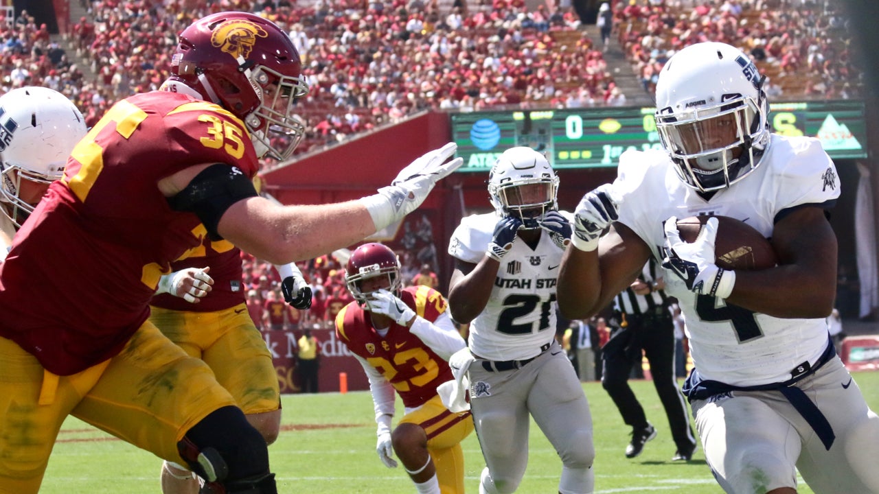 Former Utah RB Powers Into End Zone For First TD Of Season