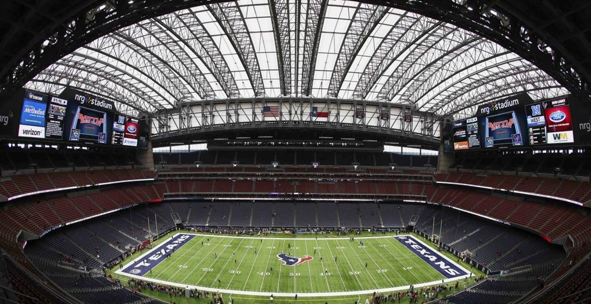 Houston Texans Season Ticket Member surprise with Verizon