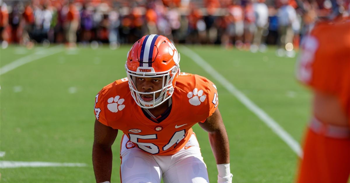 Clemson LB Jeremiah Trotter Jr. opens up on his father's influence