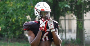 Georgia atmosphere does not disappoint No. 1 edge Enai White Georgia atmosphere does not disappoint No. 1 edge Enai White