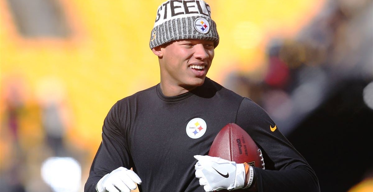 Keeping Josh Dobbs should be a no-brainer for the Steelers Keeping Josh Dobbs should be a no-brainer for the Steelers