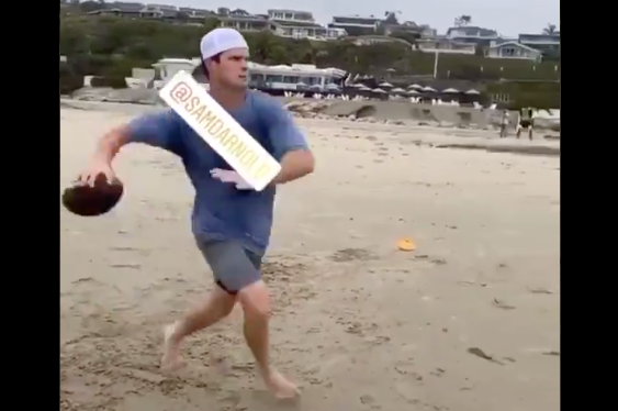 New York Jets video: Sam Darnold working out on the beach