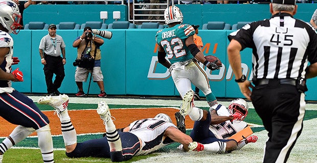 Patriots react to wild overturned play that sealed loss to Dolphins