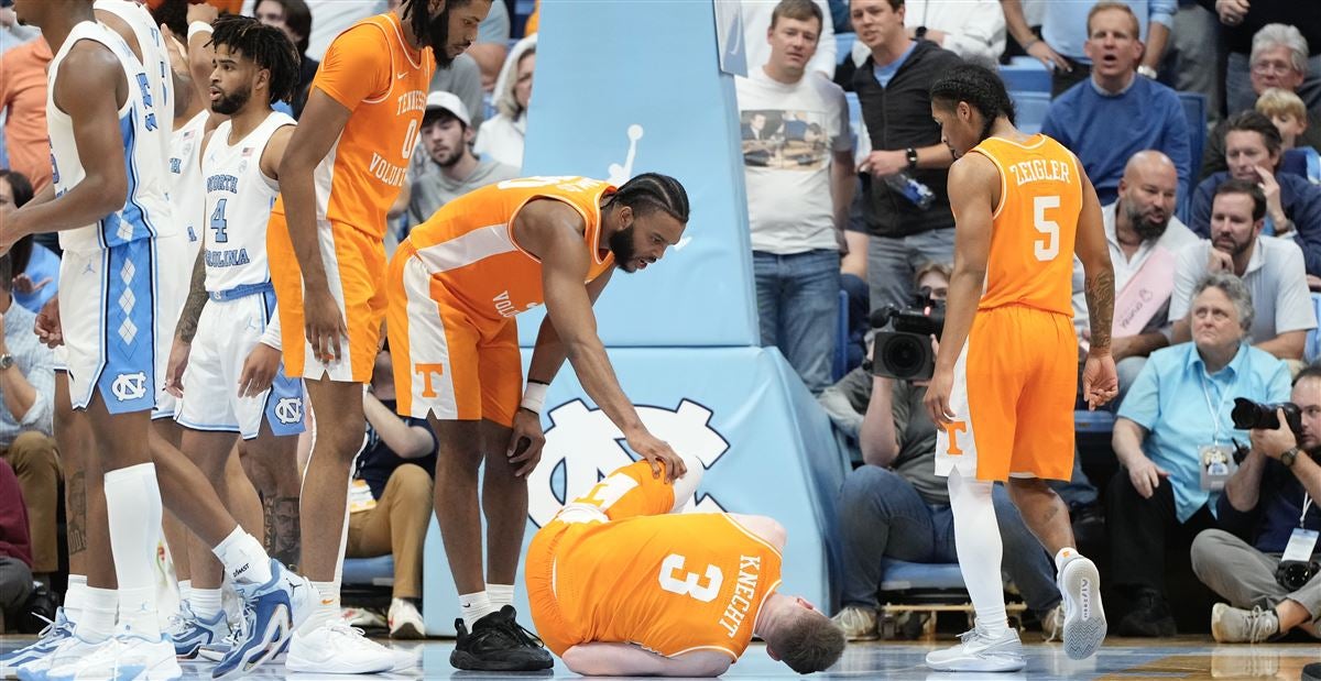 Dalton Knecht suffers ankle injury in Vols