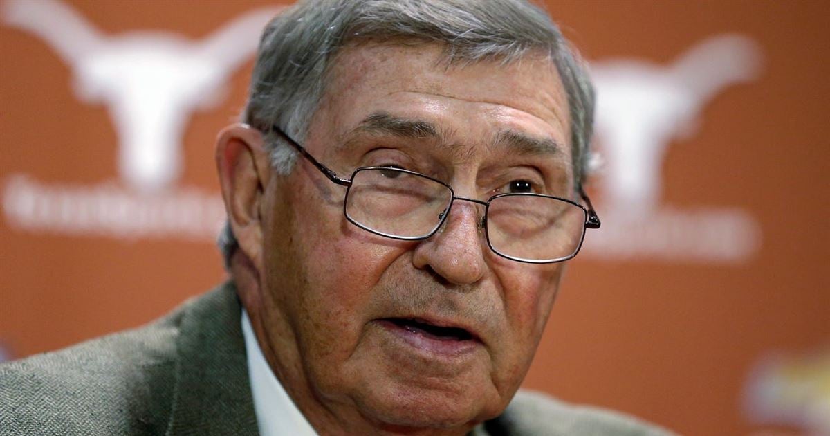 DeLoss Dodds hints Texas would have preferred ACC when almost darting from Big 12 DeLoss Dodds hints Texas would have preferred ACC when almost darting from Big 12