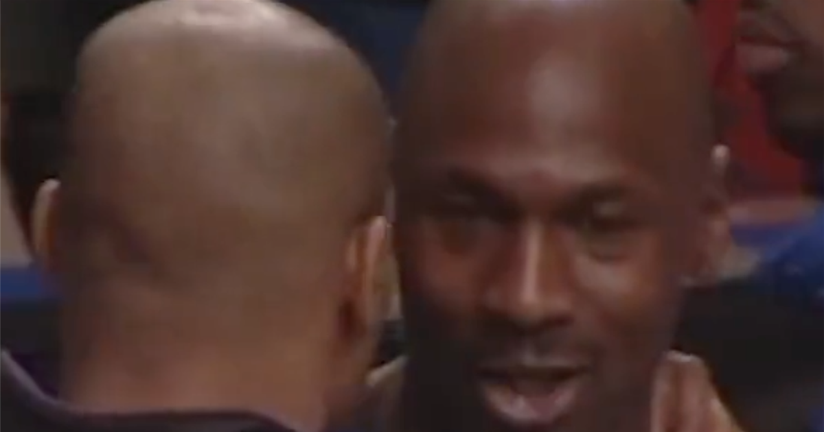 Vince Carter on Giving His Starting Spot to Michael Jordan in 2003 All-Star Game Vince Carter on Giving His Starting Spot to Michael Jordan in 2003 All-Star Game