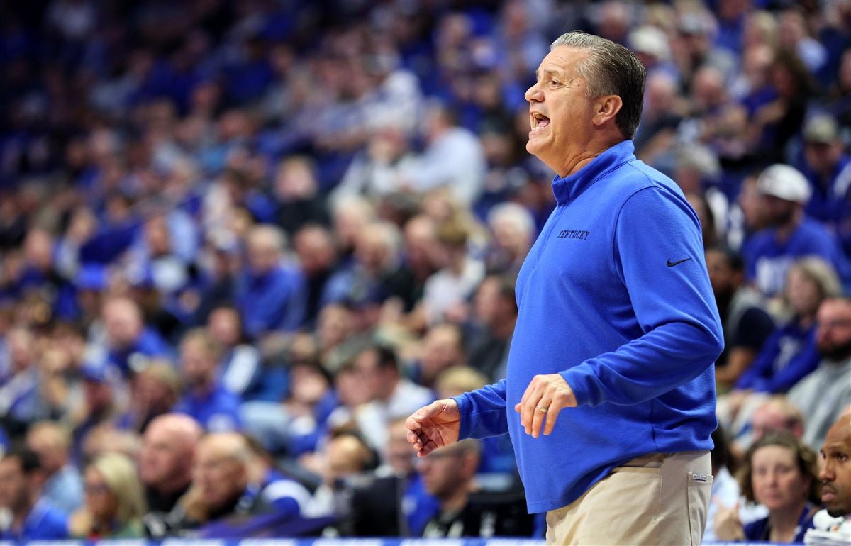 College basketball opening night first impressions: Kentucky silences narrative, freshmen turn heads - Vimarsana News