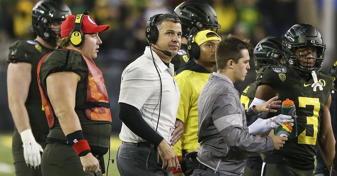 Oregon learning lessons from other CFB games as season nears