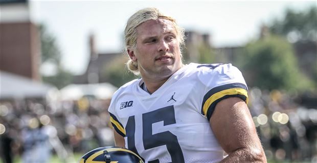 Chase Winovich now officially listed as a tight end on Michigan's roster 