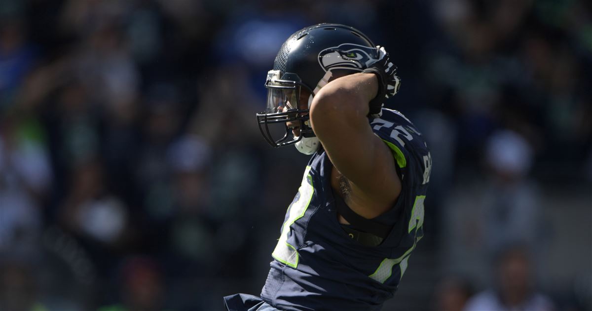 Seattle Seahawks DE Michael Bennett takes shot at Blaine Gabbert