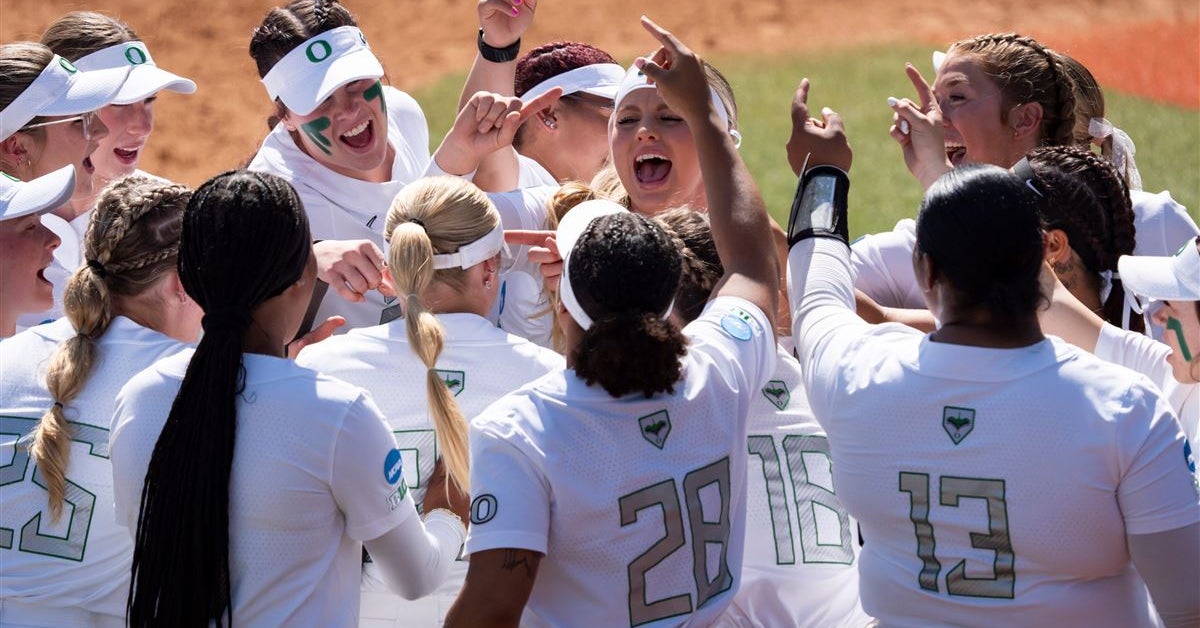 Ducks clinch spot in OKC behind Lyndsey Grein's dominant pitching performance 