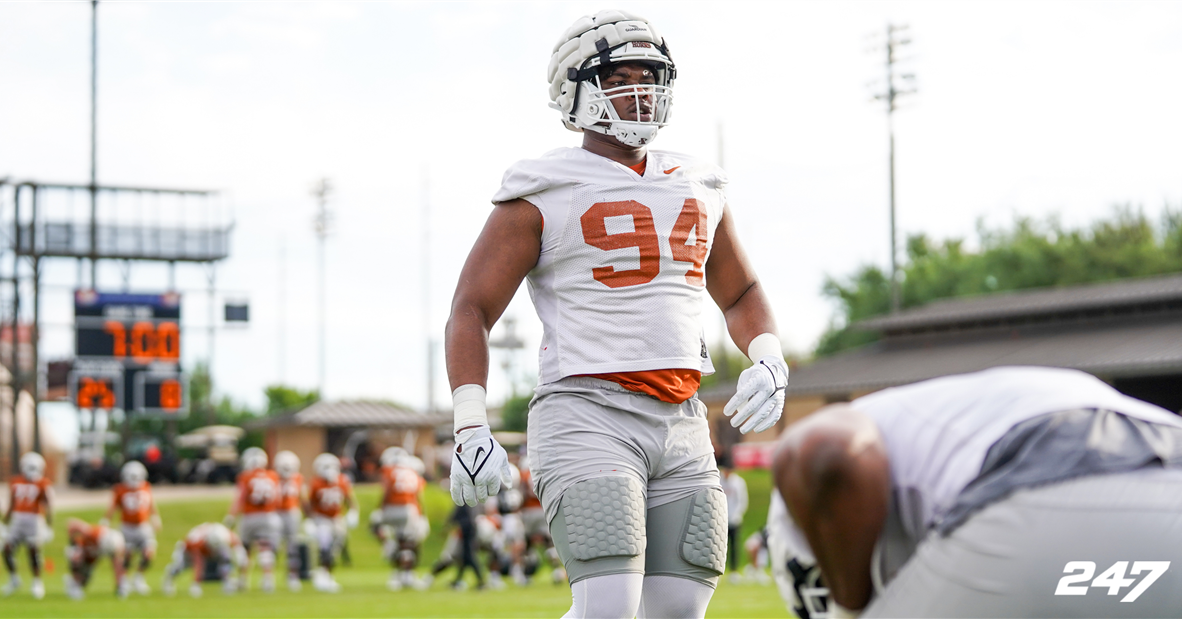 Texas defensive lineman Jaray Bledsoe intends to enter NCAA transfer portal