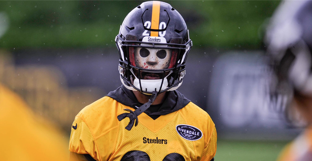 Cam Sutton standing out with visor & play during Steelers OTAs