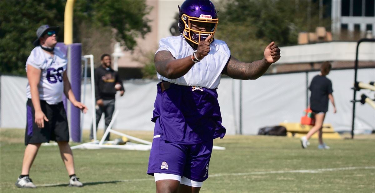 Former Havelock and ECU starting lineman Jones commits to transfer to  Illinois, Ryan Jones to turn pro