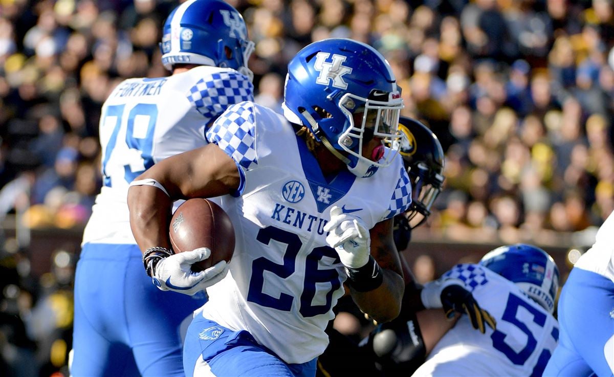 Kentucky Football on Twitter: Sophomore Running Back Benny Snell Jr. is  Leading the SEC with 897 Rushing Yards in 9 Games. (99.7 Yards Per Game)  #BBN  / X