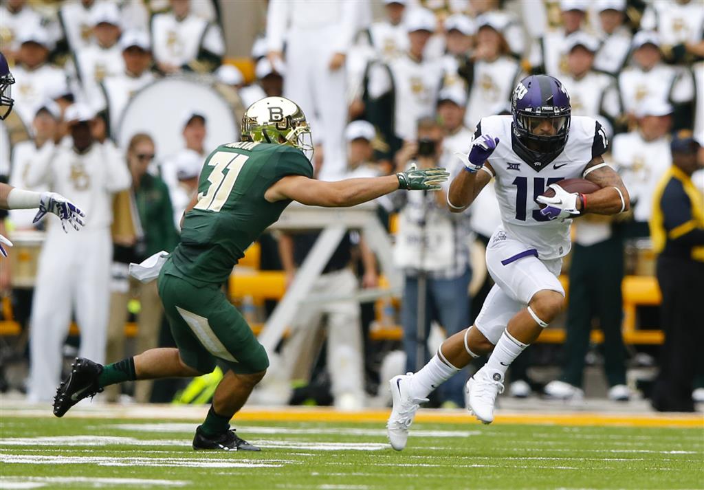 Video TCU Uses Wide Receiver Pass for Big Play