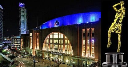 'One foot off the ground': To the Mavs business of a Dirk statue