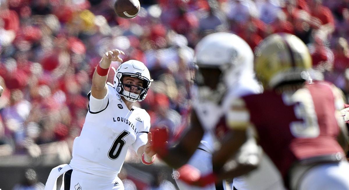 Louisville Cardinals quarterback Evan Conley looks on during a News  Photo - Getty Images