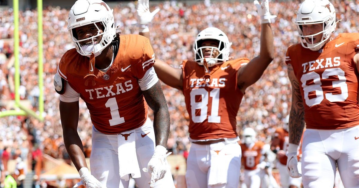 Texas Longhorns move up in new AP Top 25, Coaches Poll ahead of Ohio State clash