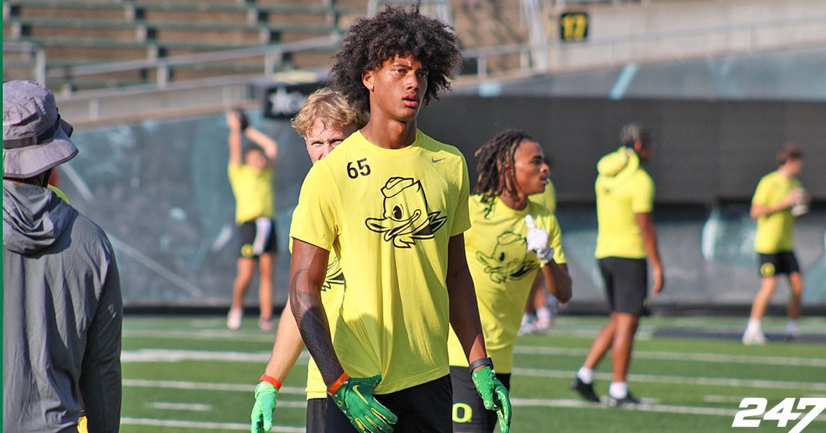 Oregon's Saturday Night Live camp produces eye-catching football