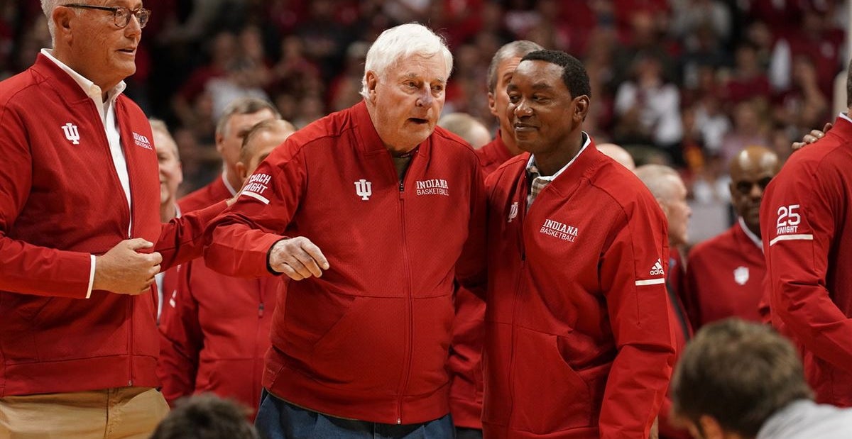 Watch Bob Knight returns to Indiana's Assembly Hall