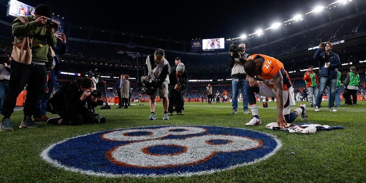 Denver Broncos honor Demaryius Thomas, dominating Detroit Lions - Axios  Denver