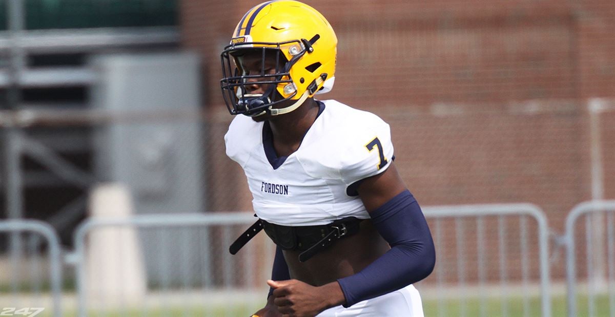 Two-way star Antonio Gates Jr. leads Fordson to 38-23 win over Canton