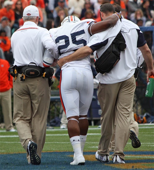 Thieves break into Tampa Bay running back Peyton Barber's car