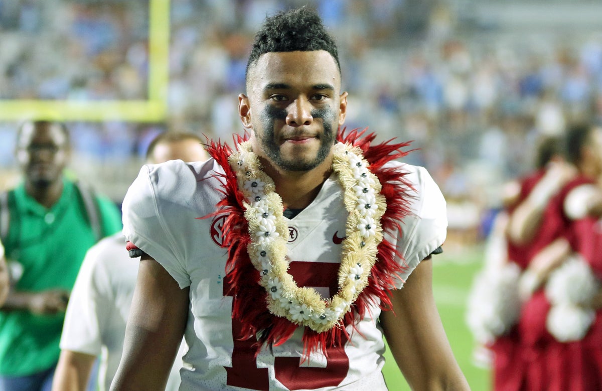 Tua Tagovailoa's Heritage Inspired His Partnership with Perry Ellis -  Sports Illustrated FanNation Kicks News, Analysis and More