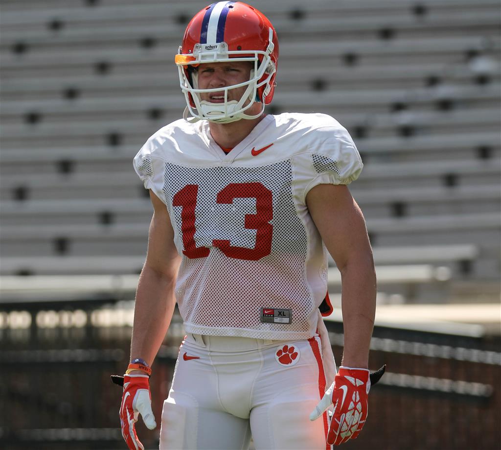 How ex-Clemson football player Adam Humphries is handling pandemic