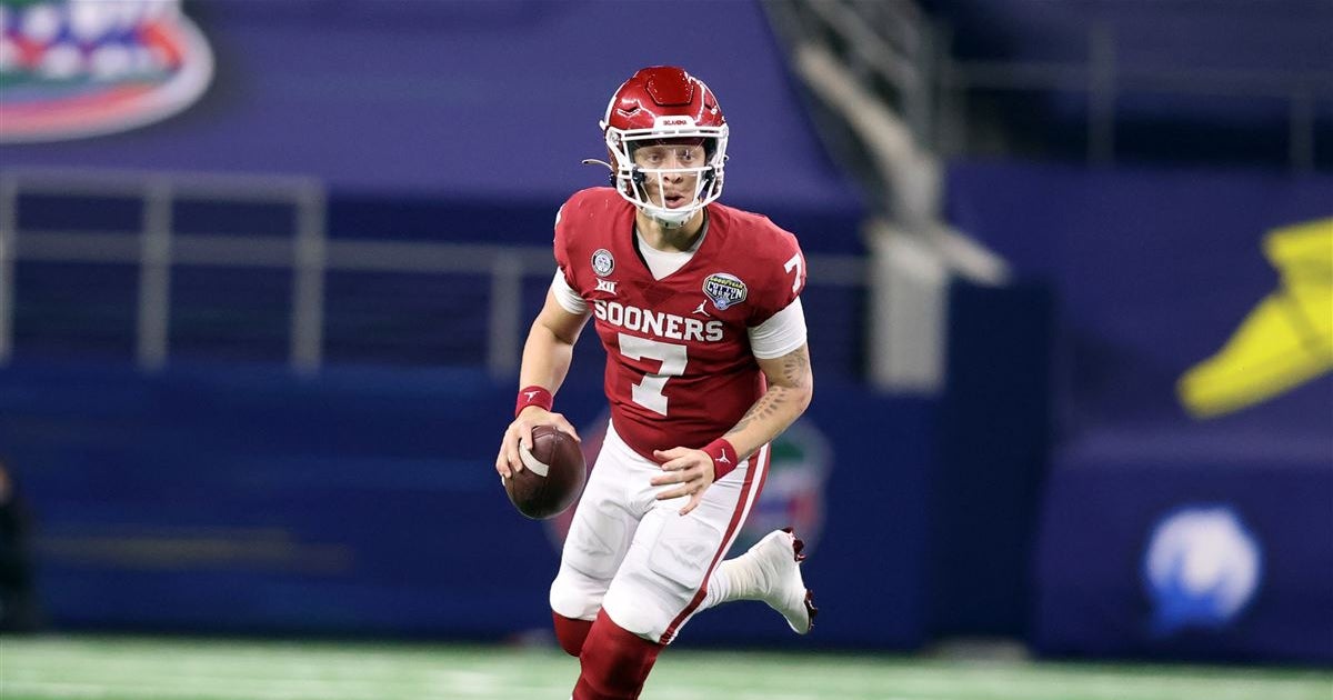 College Football News ranks 2022 NFL Draft's top 10 QBs