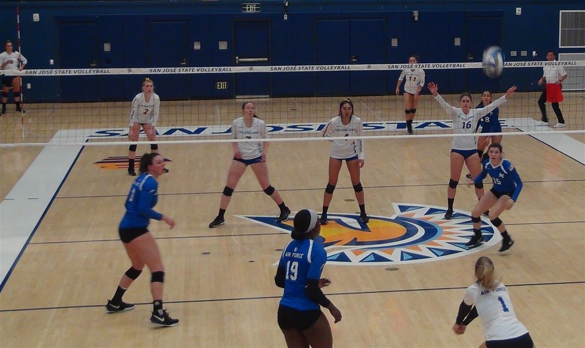 Bronco volleyball carries momentum, preseason national ranking