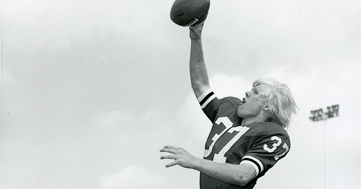 50 years later, 1972 Cougars relish top 20 finish and big Apple Cup win
