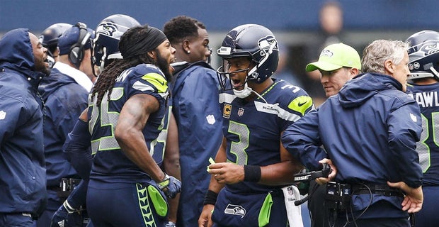 Seahawks twitter reacts to Russell Wilson locker room divide