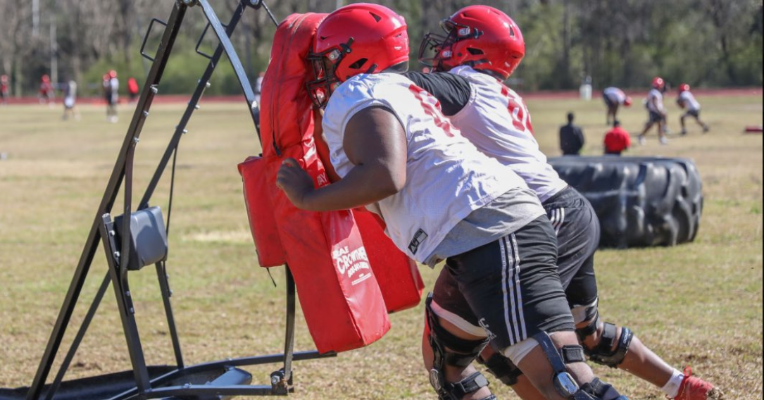 JUCO OL Jayden Thomas reacts to West Virginia offer
